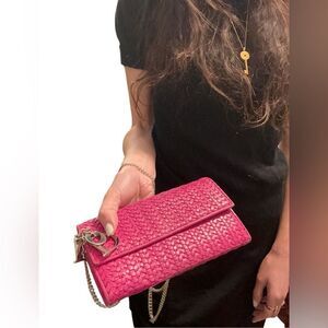 Ladies Dior wallet added a chain
